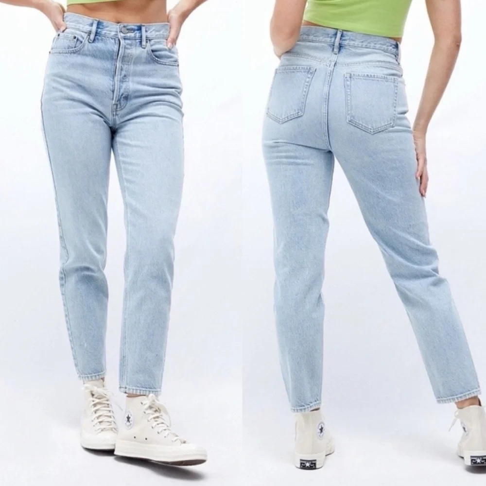 PacSun Lightwash Distressed Mom Jeans - Picture 1 of 14